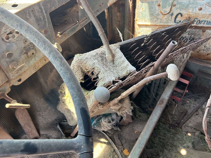 autocar-diesel-dump-truck-image-34