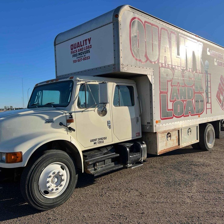 2002 International Straight Truck