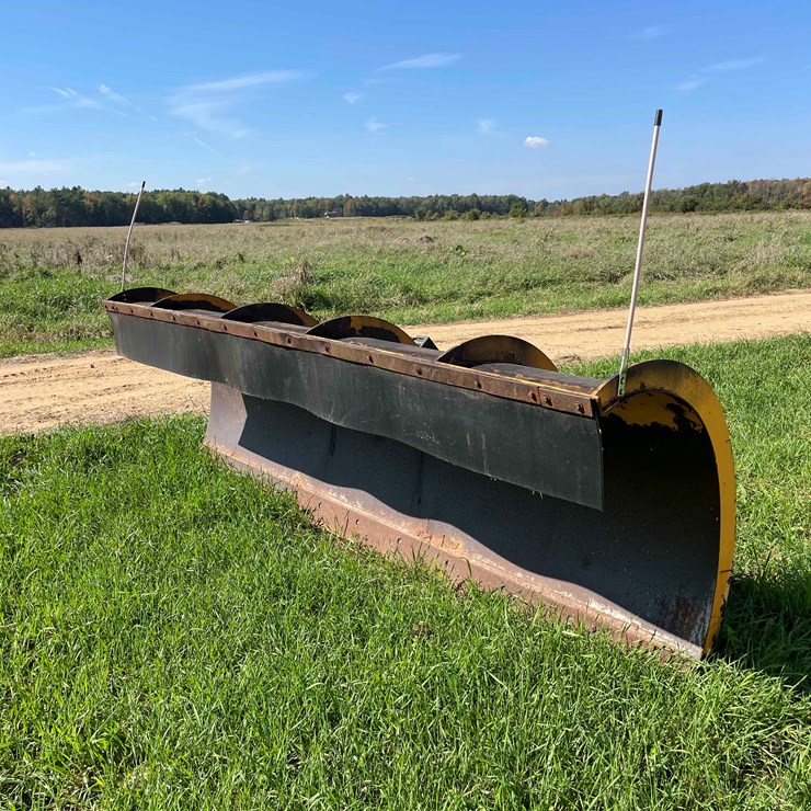 #1619 • Monroe 11' Snowplow