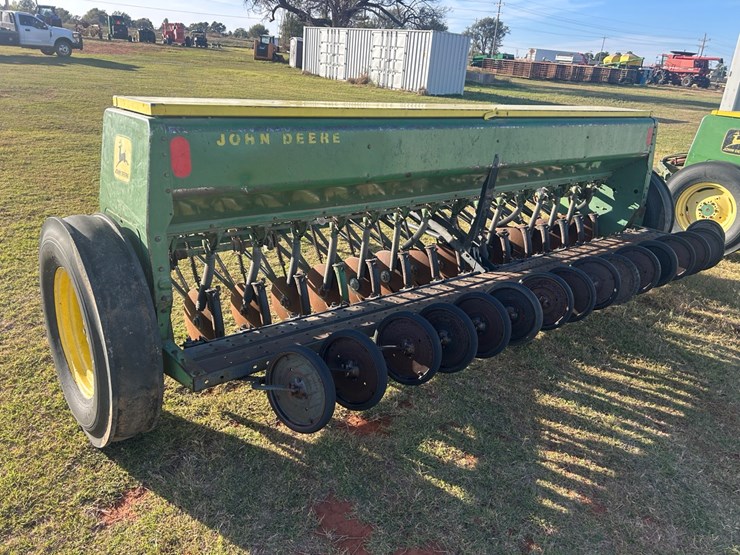 john-deere-8200-image-6