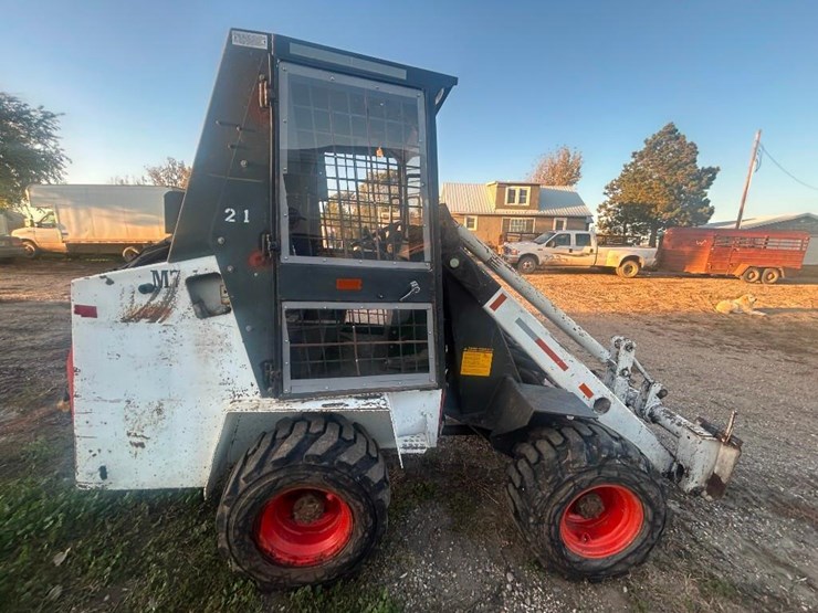 1981-model-2000-bobcat-mini-payloader-image-2