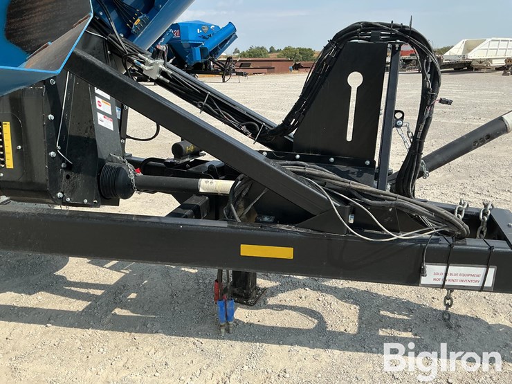 2024-kinze-1421-grain-cart-image-11