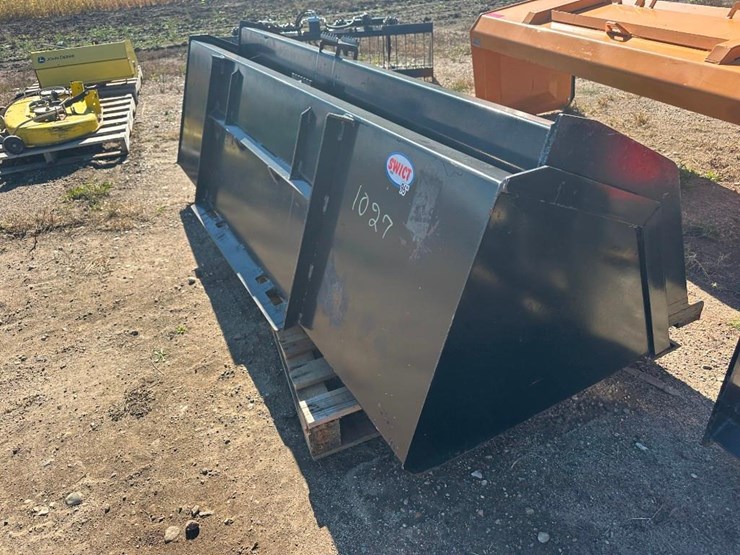 swict-skid-steer-bucket-image-4