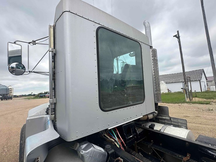 1989-kenworth-t60-image-6