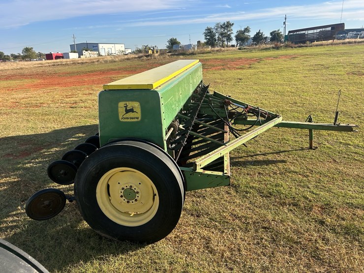 john-deere-8200-image-2