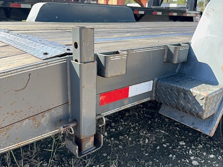 18-foot-heavy-duty-trailer-image-11