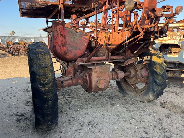 farmall-m-cotton-picker-image-9