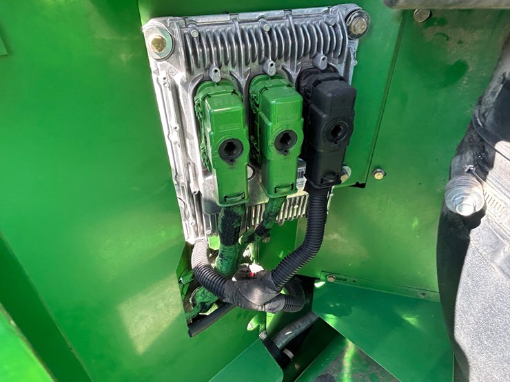 john-deere-s690-image-32