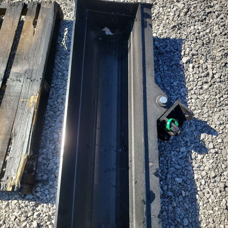 Tilting mini excavator bucket. 40" wide.