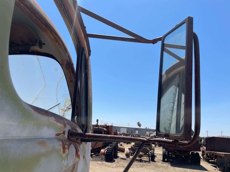 white-3000-truck-image-20