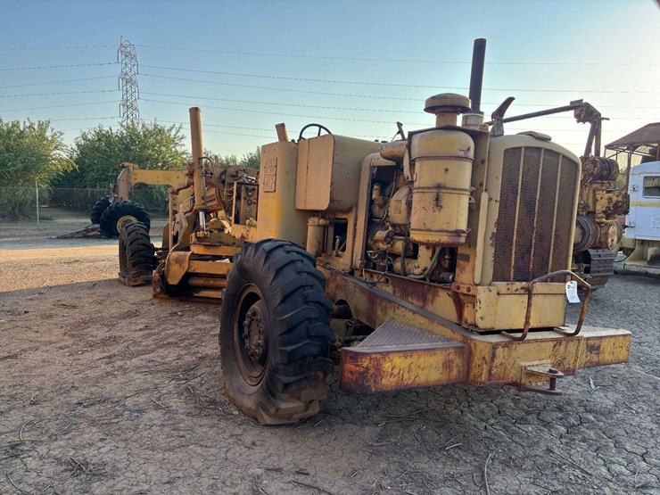 pmco-speedmatic-pm412-road-grader-image-3