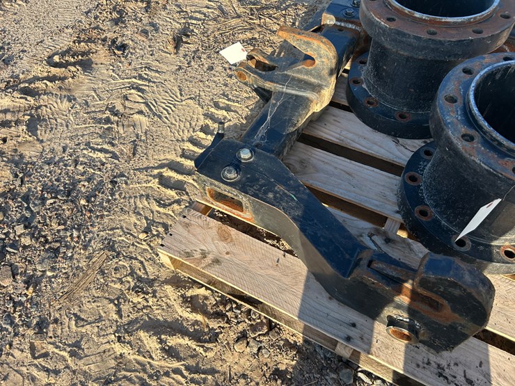 #4614-•-quick-hitch-category-iii-image-1