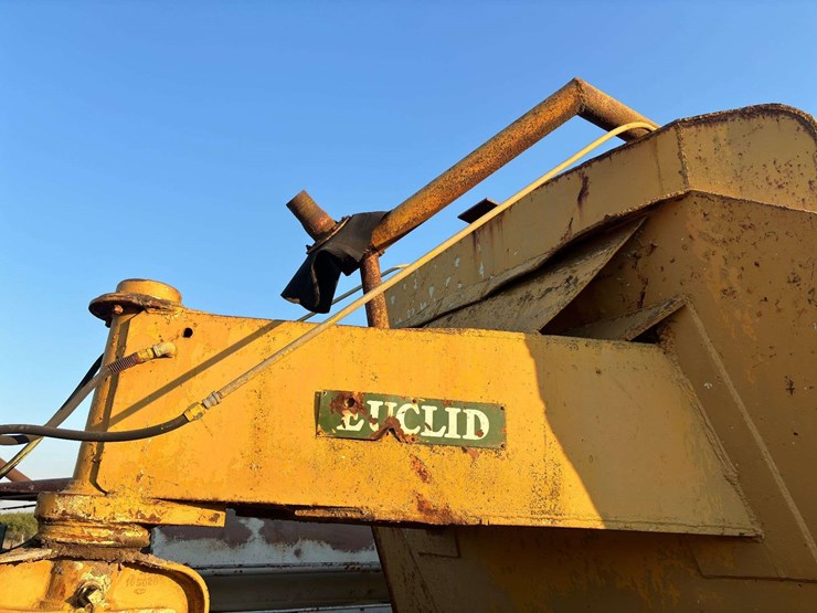 euclid-tractor-tanker-image-30