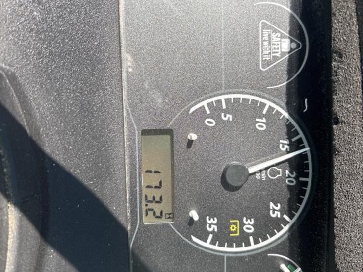 john-deere-1025-image-51