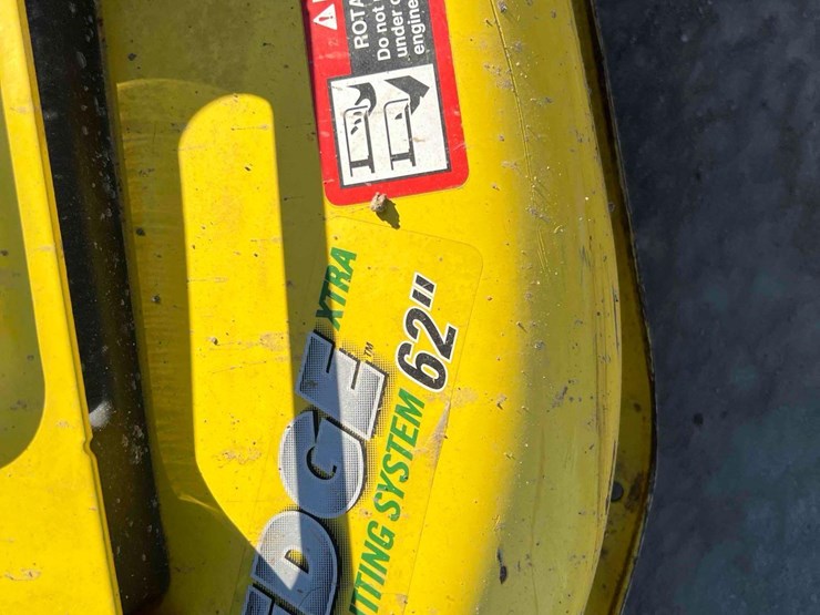 john-deere-2305-image-10