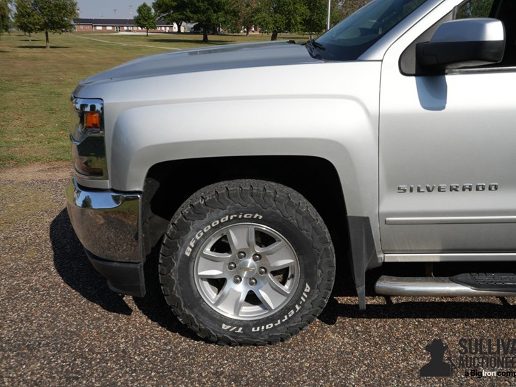 2017-chevrolet-silverado-1500-image-12