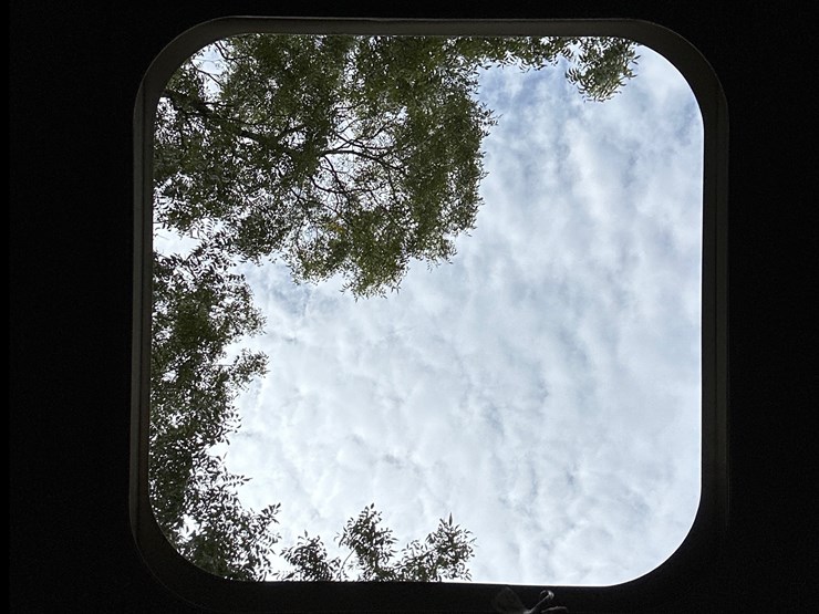 2012-freightliner-b2-image-13