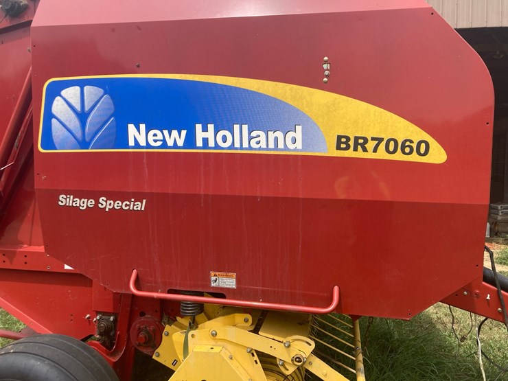 new-holland-br7060-image-2