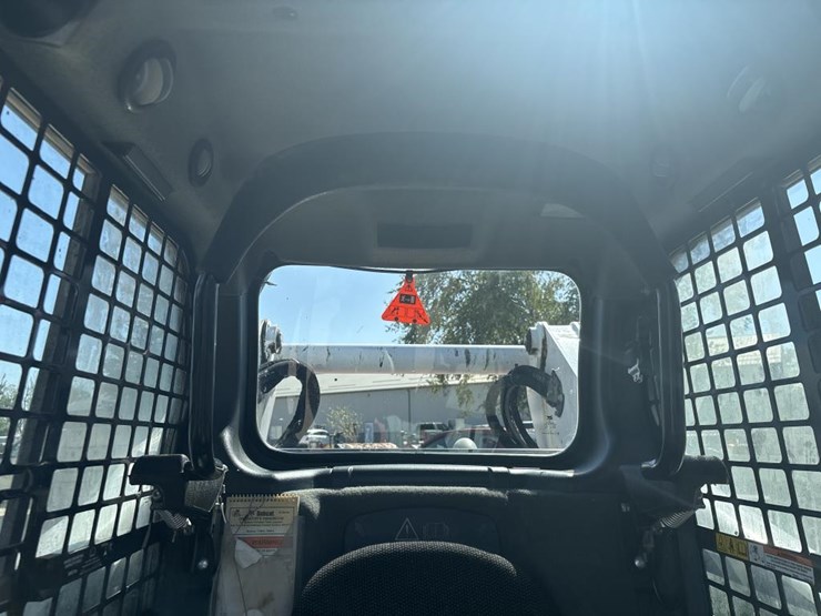 2022-bobcat-t870-image-43