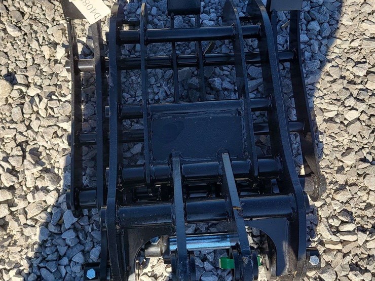 mini-excavator-grapple.-image-1