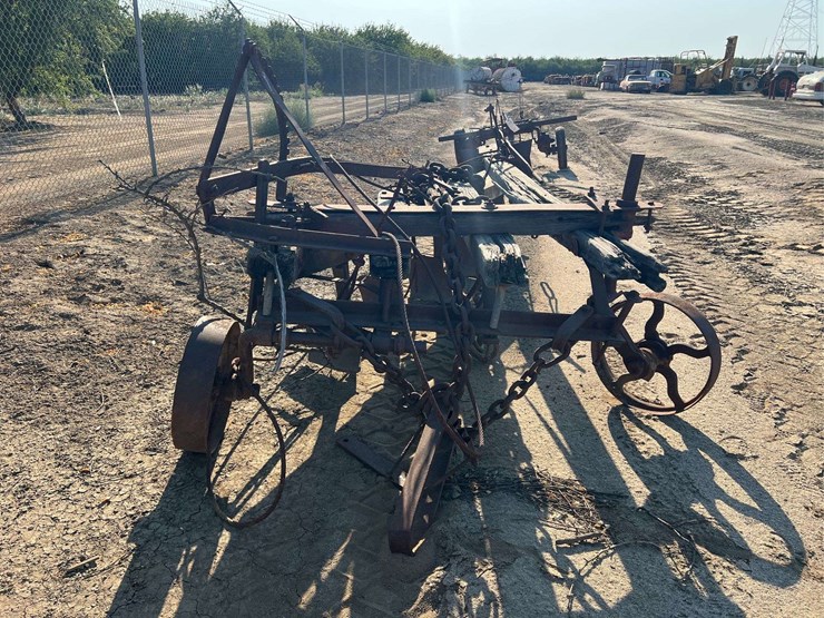 stockton-5-bottom-wood-beam-plow-image-4