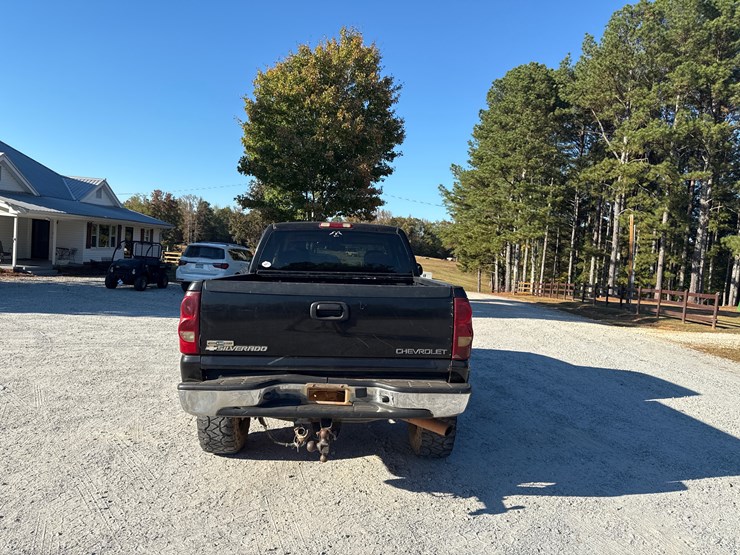 2003-chevrolet-silverado-2500-image-4