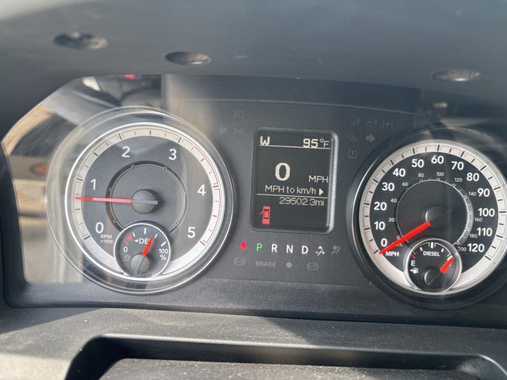 2016-dodge-ram-3500-image-50