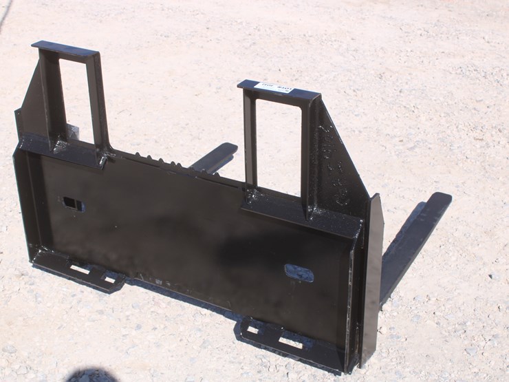#4042-•-48-inch-skid-steer-quick-attach-frame-with-42-inch-pallet-forks-image-4
