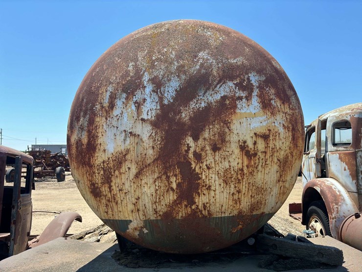 propane-tank-on-wagon-image-18