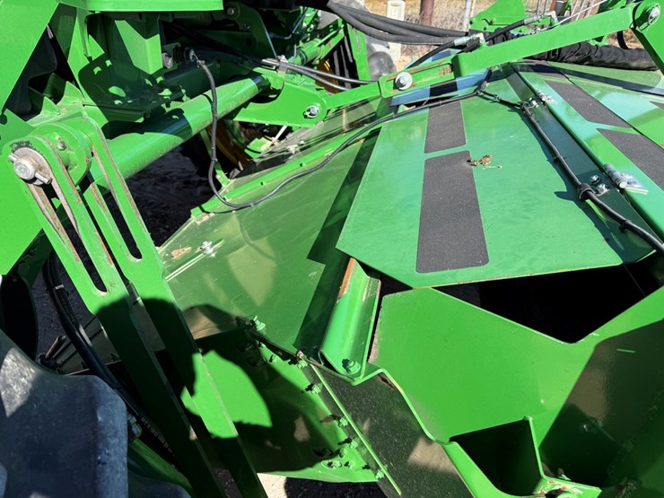 2019-john-deere-w235-image-60