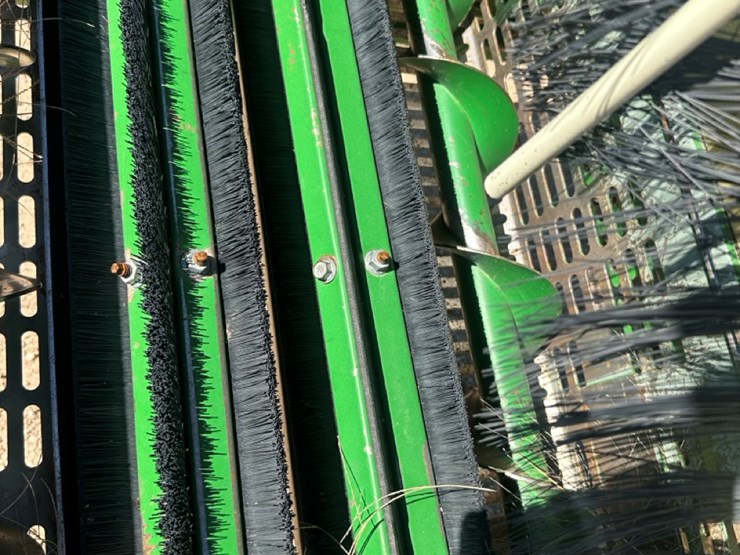 2017-john-deere-cs690-image-9