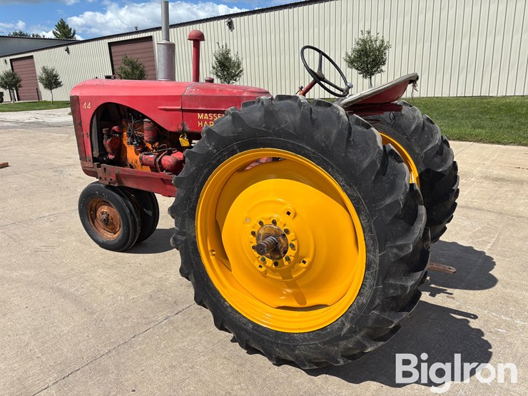 1949-massey-ferguson-44-image-7