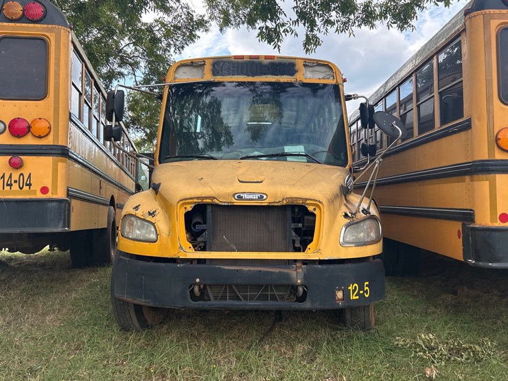 2012-freightliner-b2-image-6