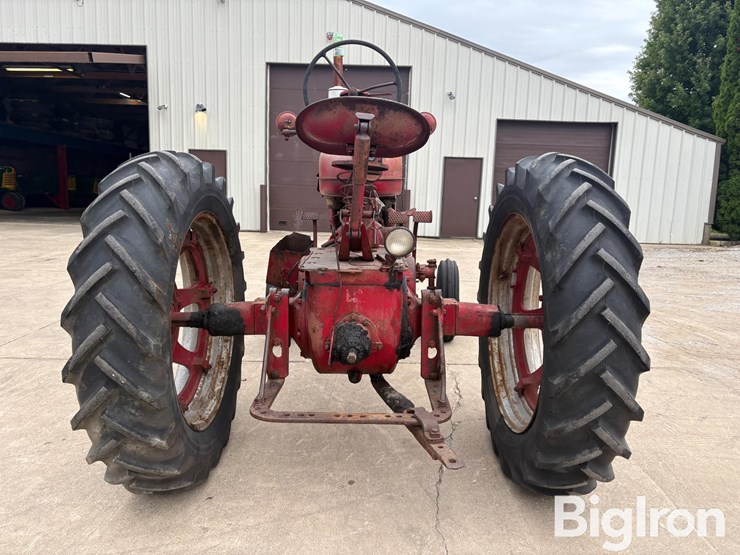 1947-ih-farmall-m-2wd-tractor-image-6