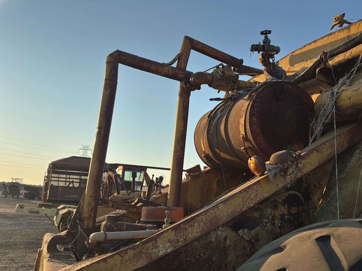 euclid-tractor-tanker-image-37