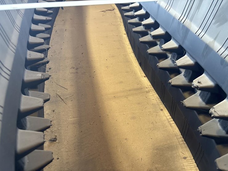 #5089-•-unused-bobcat-t770-tracks-image-4