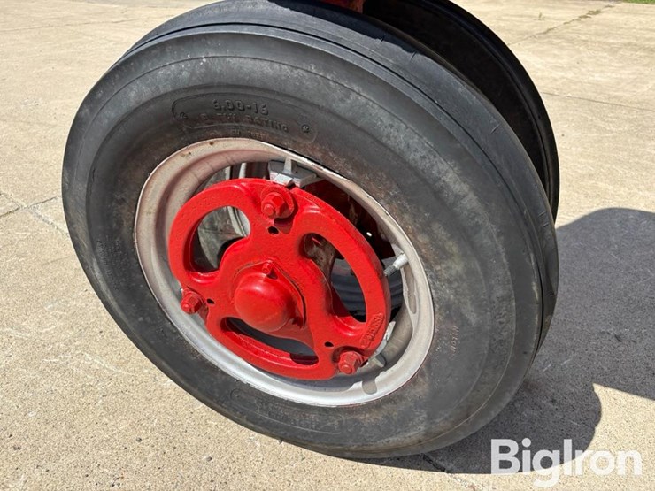 1949-ih-farmall-m-2wd-tractor-image-17