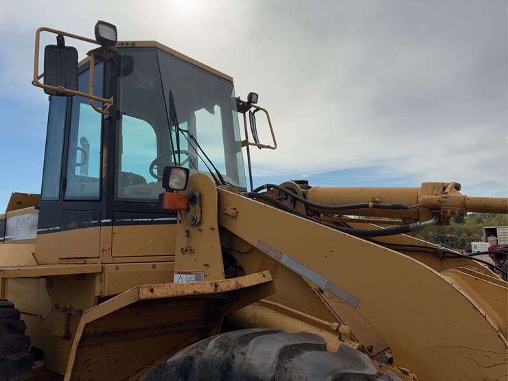 caterpillar-938f-image-32