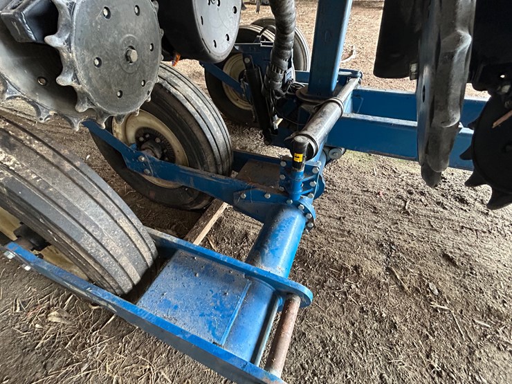 2010-kinze-3660-image-9