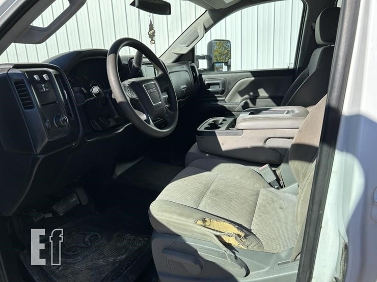 2015-gmc-3500hd-image-13