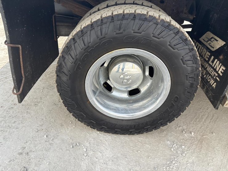 2016-dodge-ram-3500-image-34