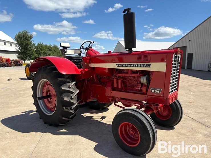 1967-international-856-image-3