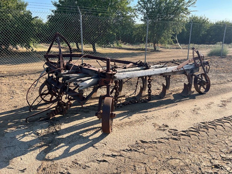 stockton-5-bottom-wood-beam-plow-image-2