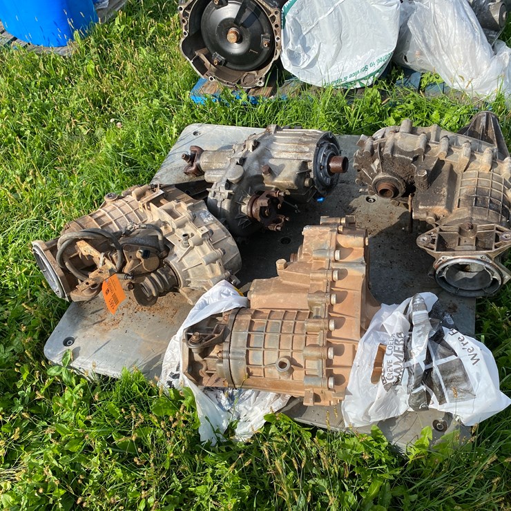 #1661 • (4) Vehicle Transfer Cases