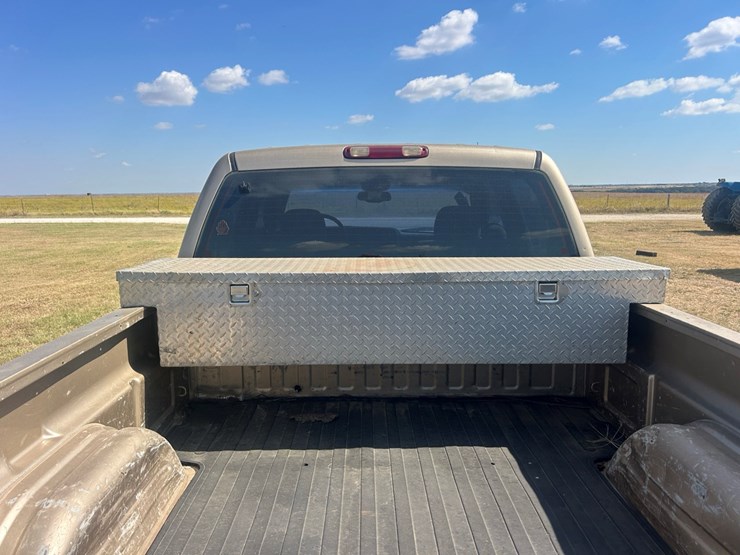 2004-chevrolet-2500-image-6