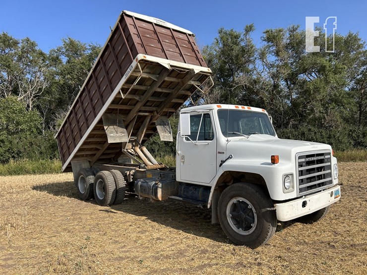 1982-international-s1700-image-37