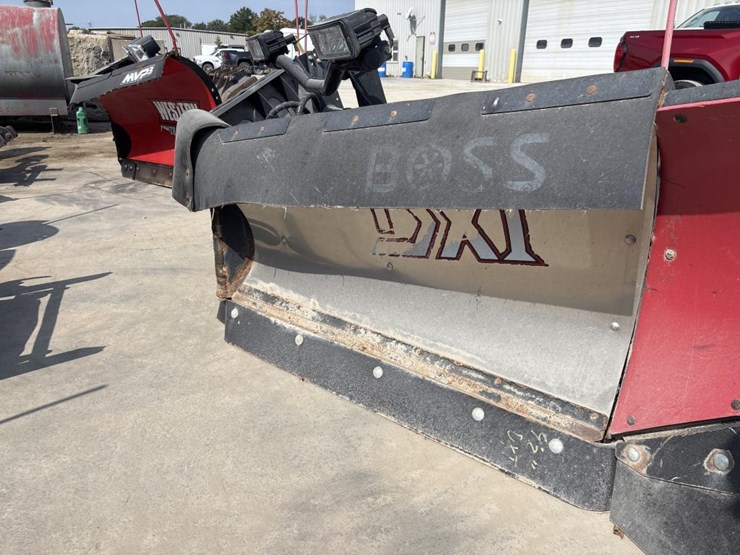 #5028-•-boss-power-v-dxt-w/-extensions-truck-v-plow-image-3