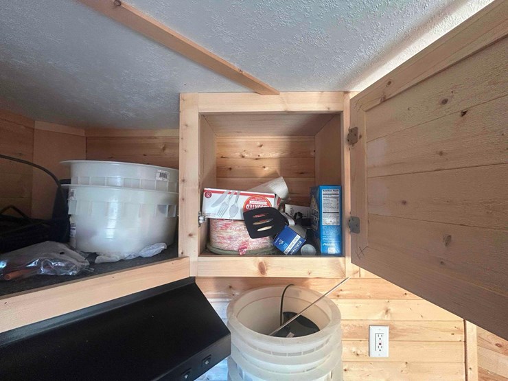 ice-castle-fish-house-image-18