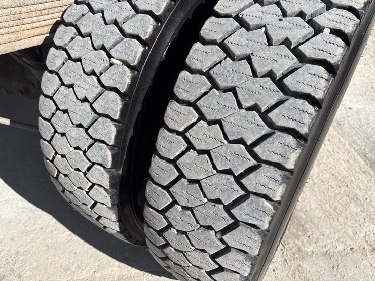 #5081-•-2005-gmc-c4500-4x4-single-axle-dump-truck-image-58