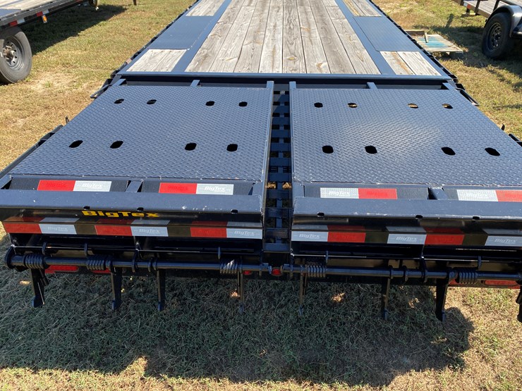 #22-•-#120-•-bigtex-gooseneck-14gn-trailer-gvwr-15,900-lbs-image-9